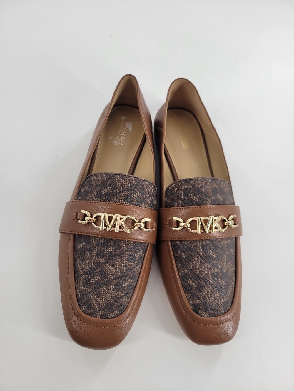 Michael Kors Tiffanie Tan Leather Loafer Woman's 8.5 Gold Logo New